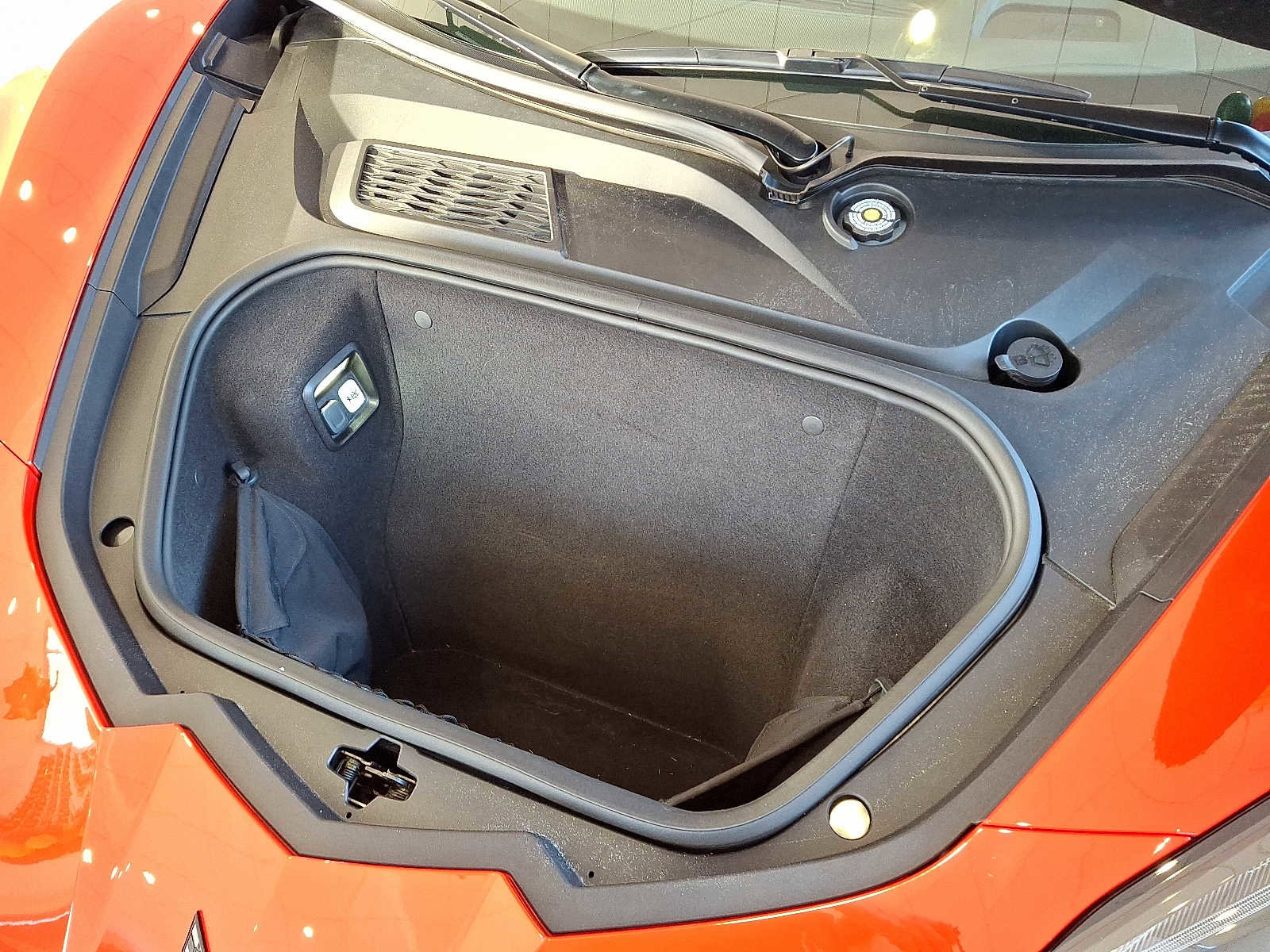 Used 2021 Chevrolet Corvette Stingray Preferred Cpe w/ Z51 Performance Package image 28