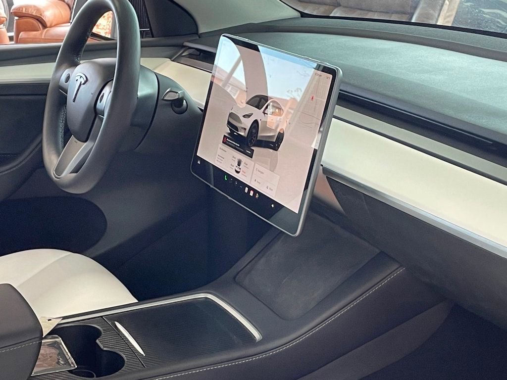 Used 2022 Tesla Model Y Performance image 25