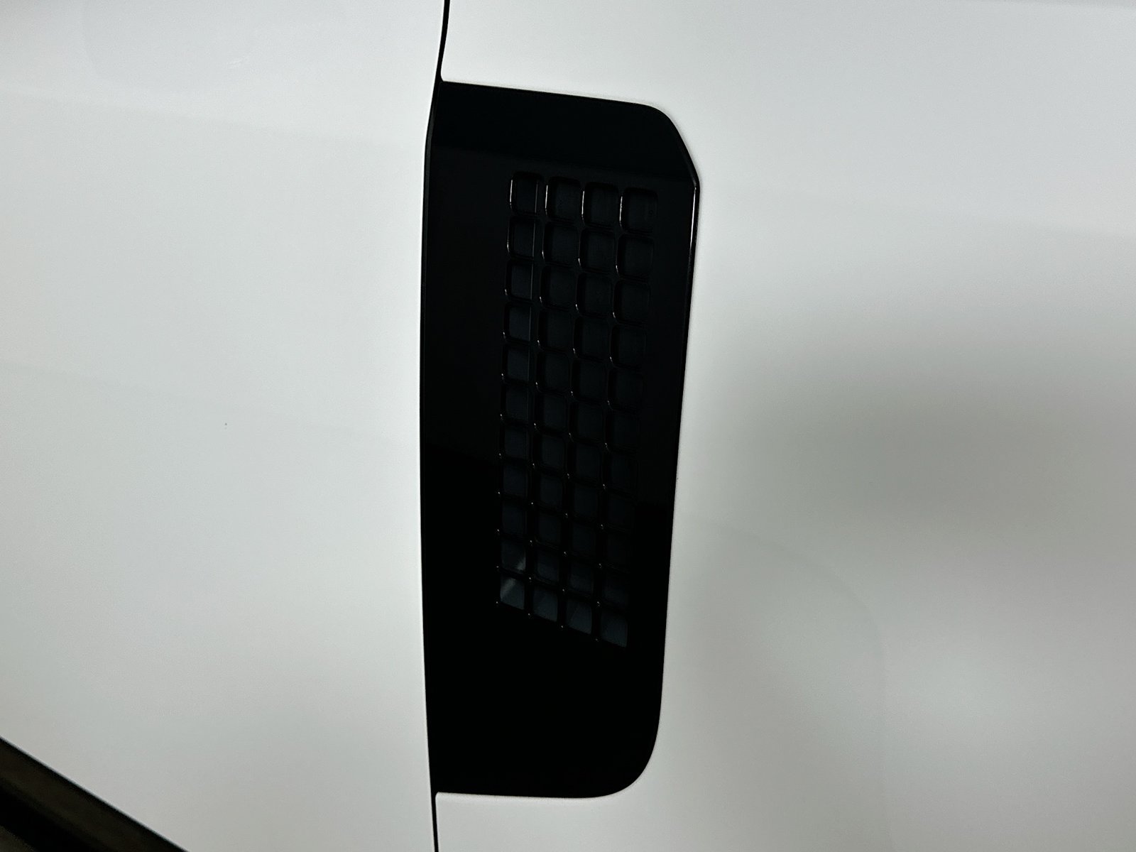 New 2026 Land Rover Defender 130 X-Dynamic SE AWD/4WD image 9