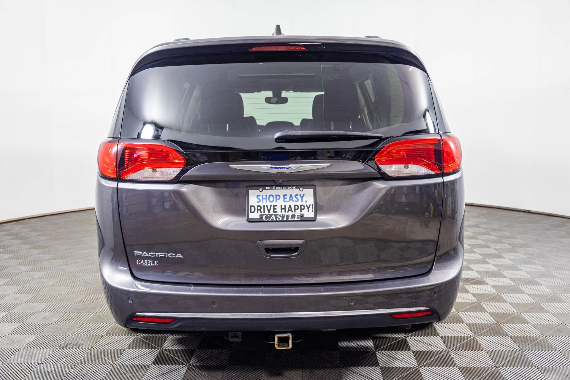 Used 2018 Chrysler Pacifica Touring-L image 18