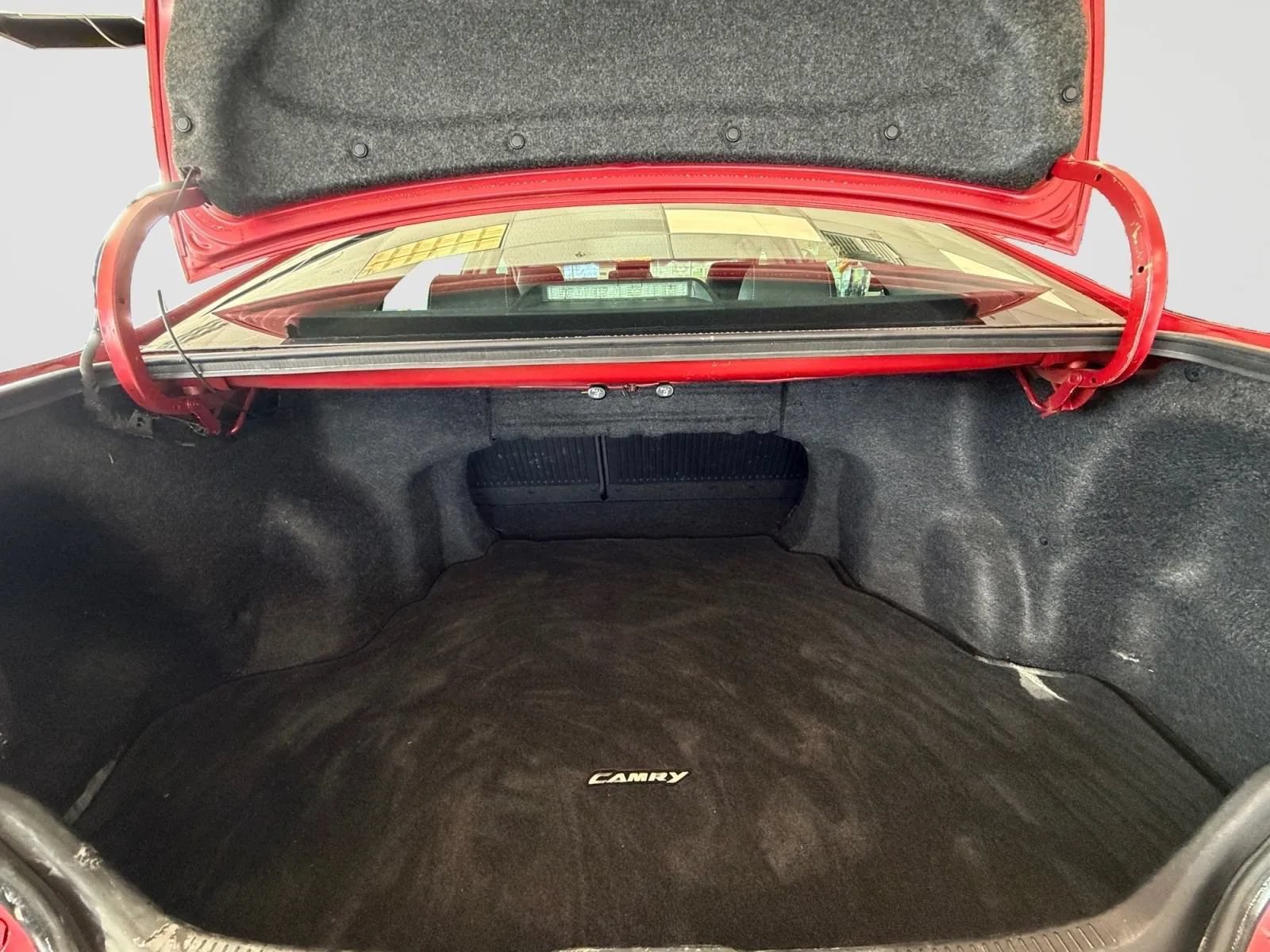 Used 2014 Toyota Camry SE FWD image 16