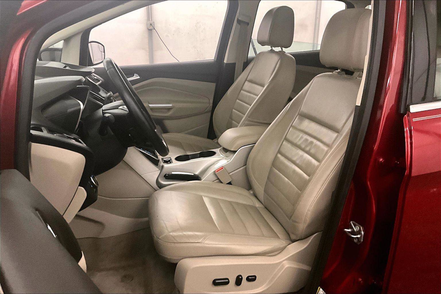 Used 2015 Ford C-MAX Energi SEL w/ Equipment Group 302A image 25