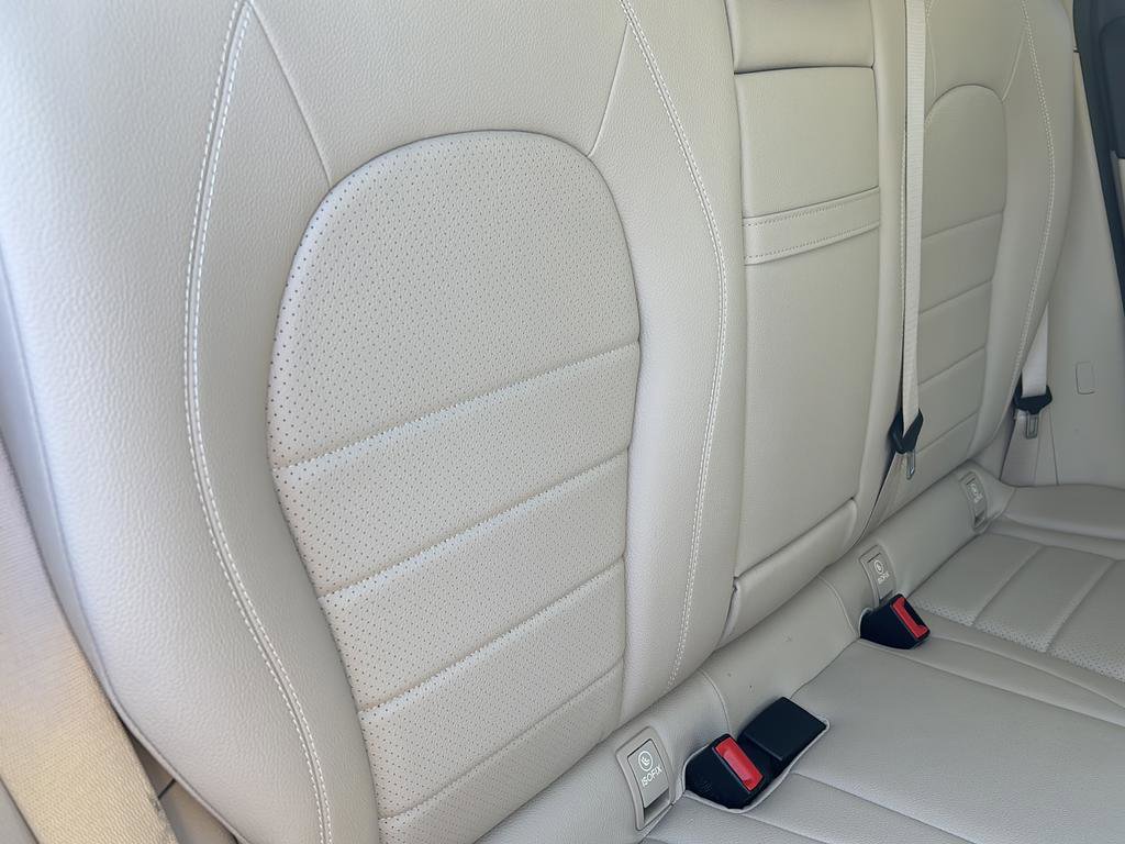 Used 2020 Mercedes-Benz GLC 300 4MATIC image 42