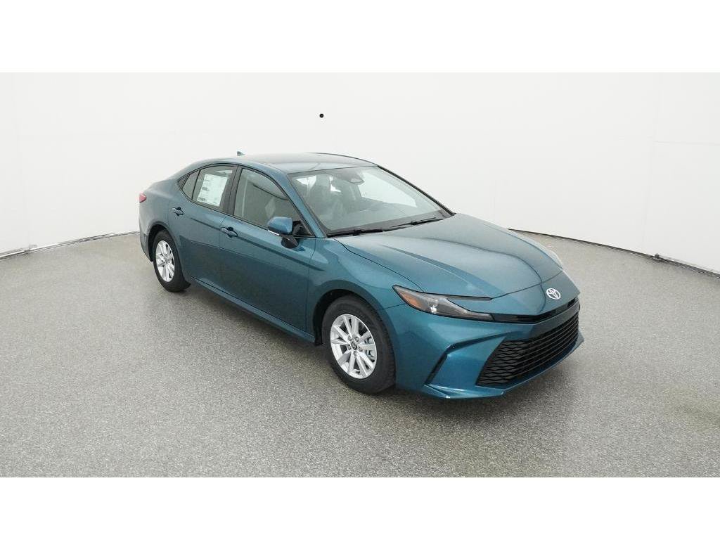 Used 2025 Toyota Camry LE FWD image 17