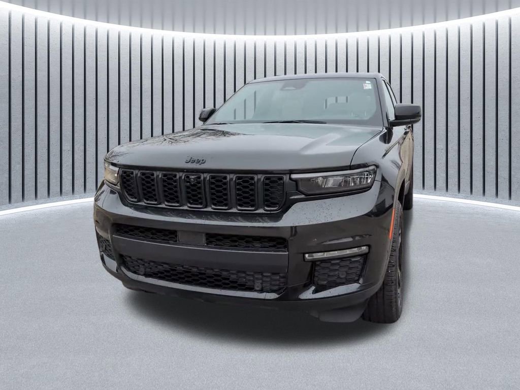 Certified 2025 Jeep Grand Cherokee L Limited w/ Luxury Tech Group II AWD/4WD image 17