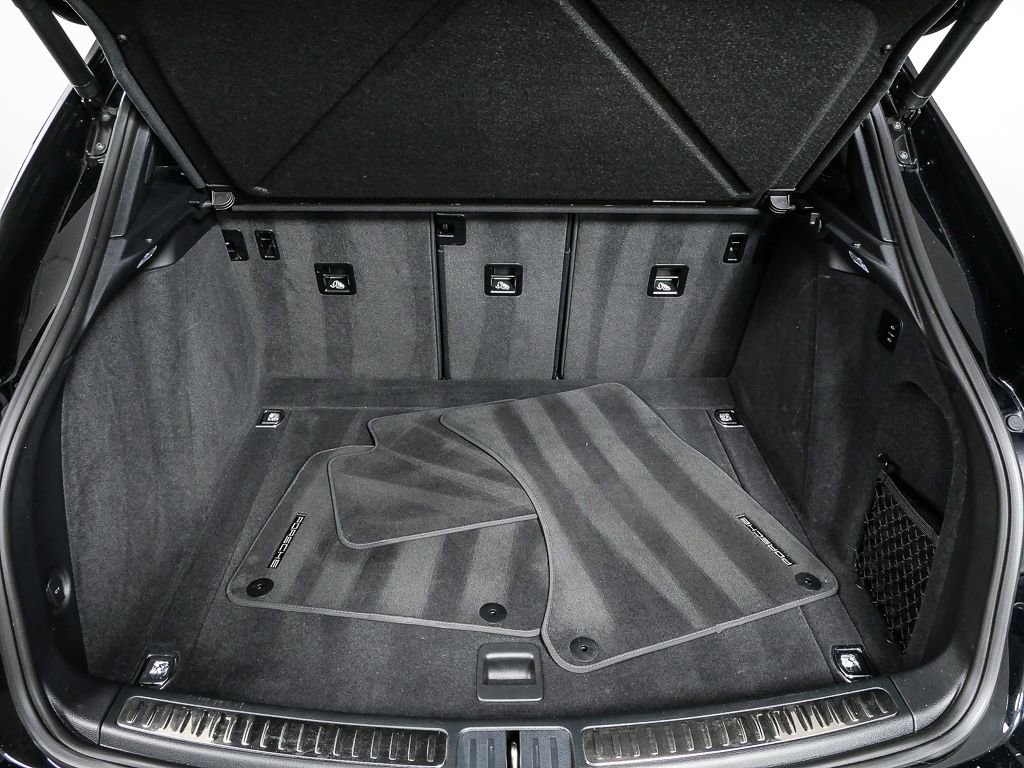 Certified 2023 Porsche Macan S w/ Premium Package Plus image 34