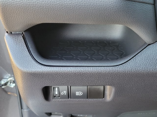 Used 2024 Toyota RAV4 LE AWD/4WD image 14