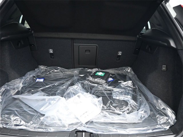 New 2026 Volvo XC40 B5 Plus w/ Protection Package Premier image 30