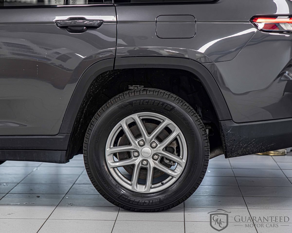 Used 2021 Jeep Grand Cherokee L Laredo w/ Luxury Tech Group I AWD/4WD image 8
