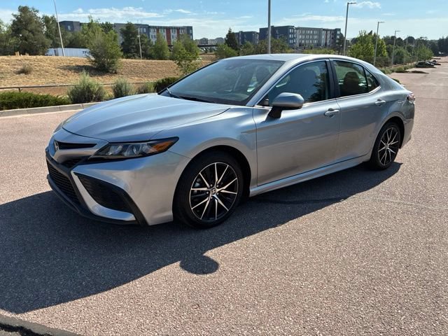 Used 2024 Toyota Camry SE FWD image 3
