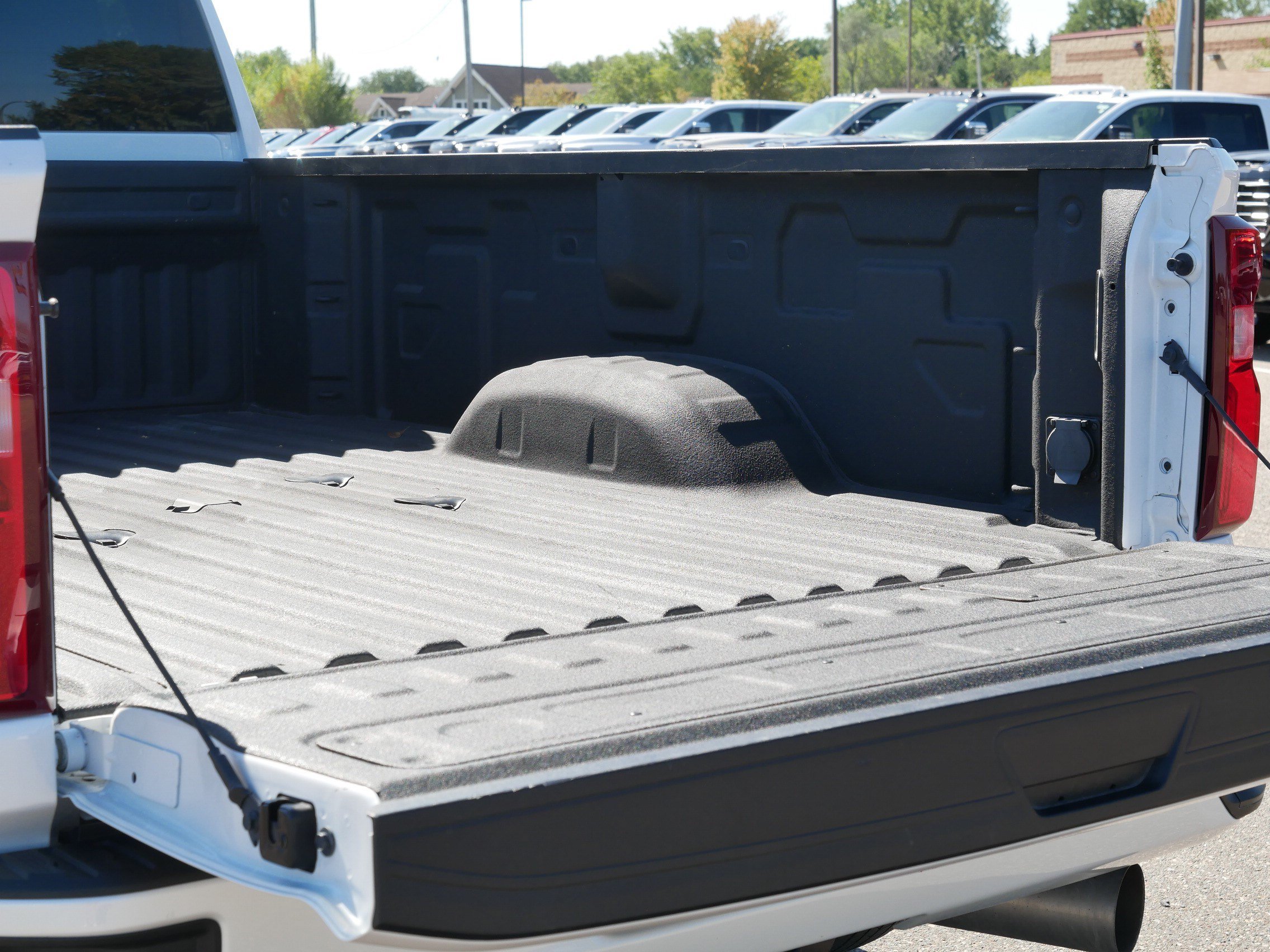 Used 2022 Chevrolet Silverado 3500 High Country AWD/4WD image 18