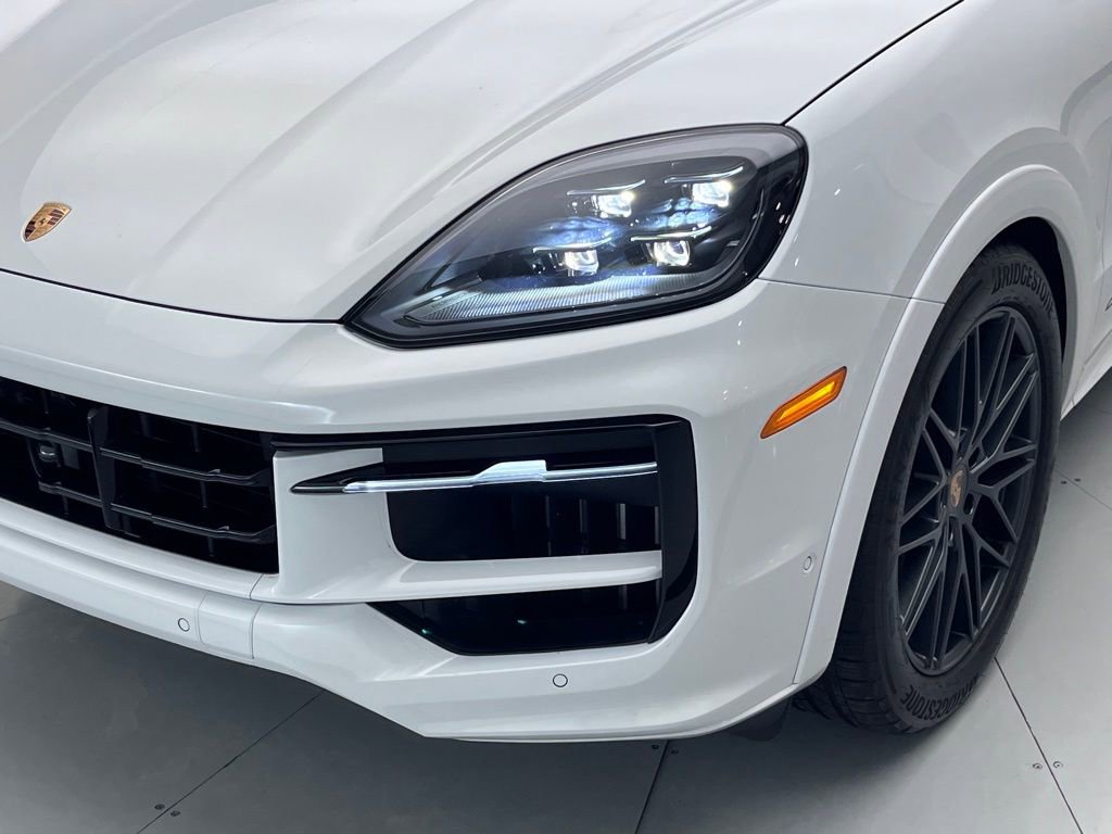 Certified 2025 Porsche Cayenne GTS image 30
