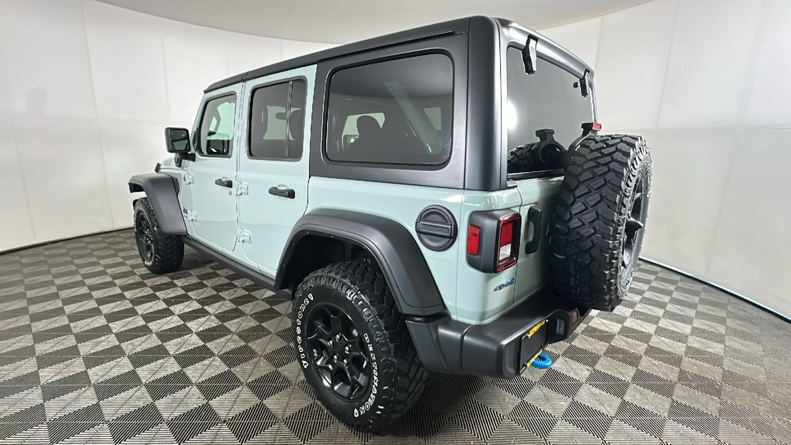 Used 2023 Jeep Wrangler Unlimited w/ Cold Weather Group AWD/4WD image 7