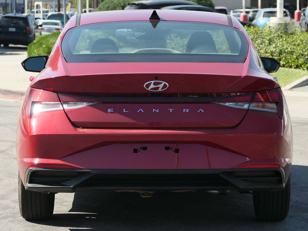 Certified 2023 Hyundai Elantra SEL image 4