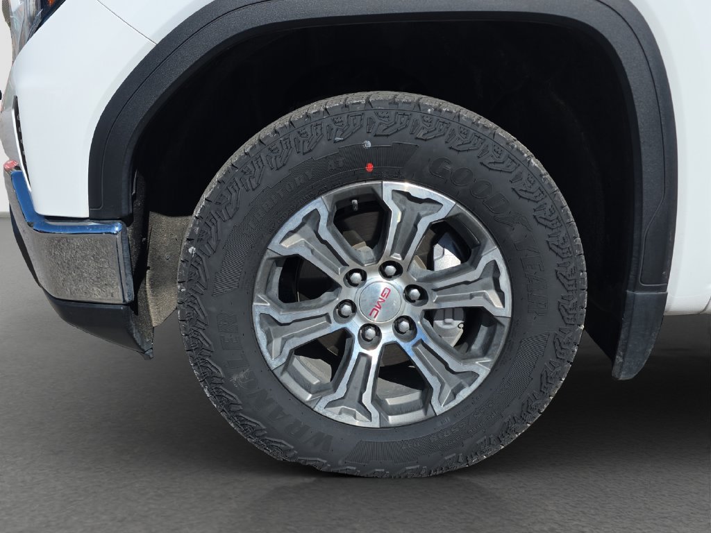 Used 2023 GMC Sierra 1500 SLE AWD/4WD image 4