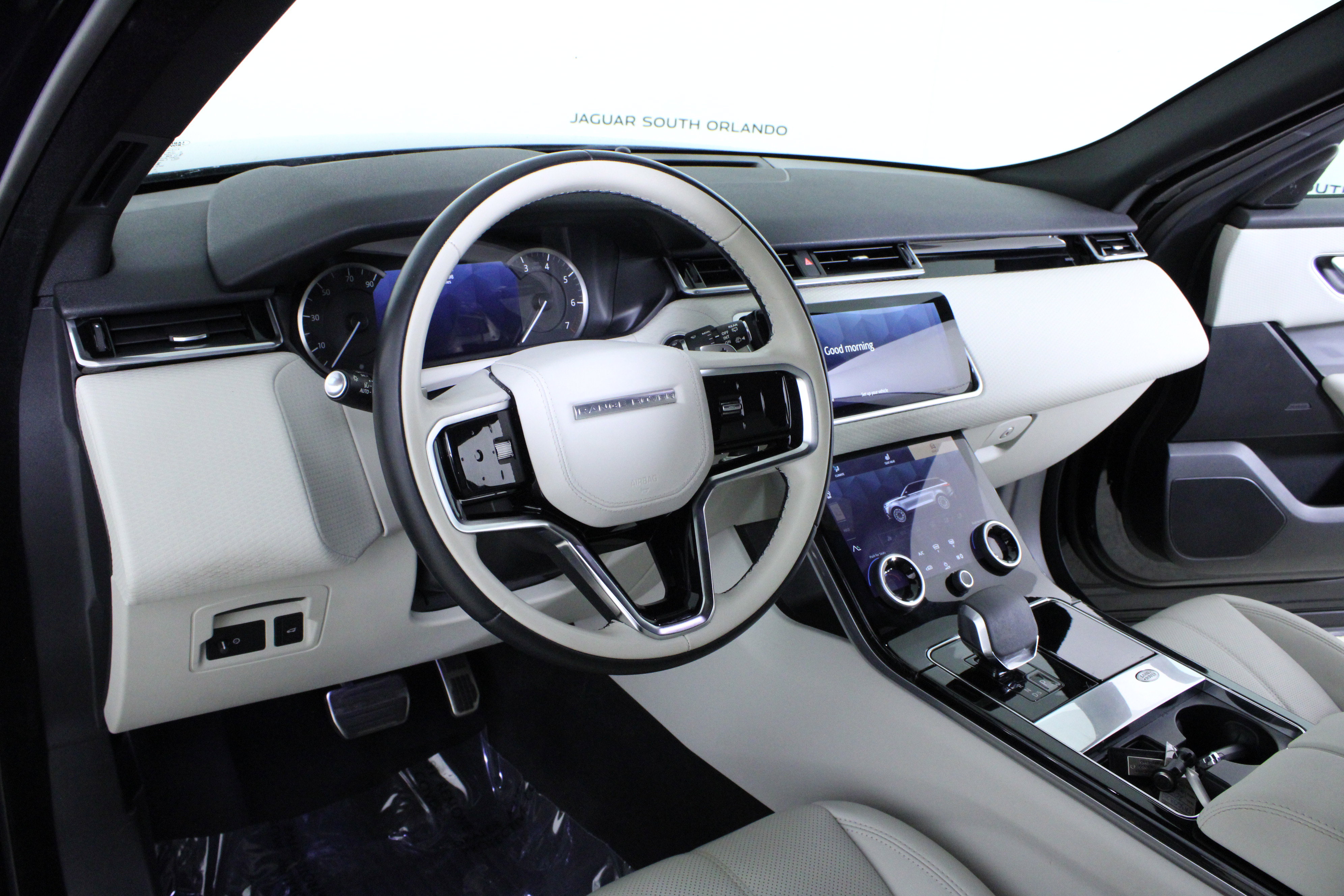 Used 2023 Land Rover Range Rover Velar R-Dynamic S image 21