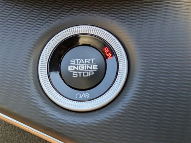 New 2025 Jeep Grand Cherokee Altitude image 32