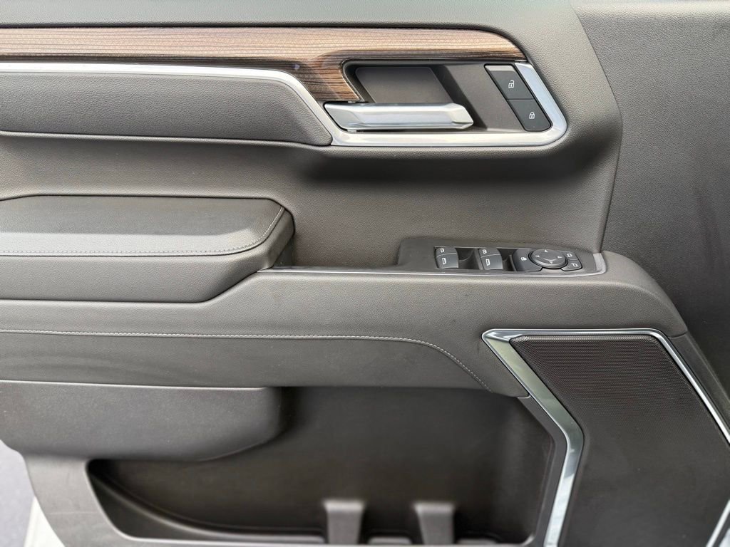 Used 2024 Chevrolet Silverado 1500 LT image 15