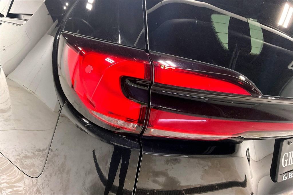 New 2026 Chrysler Pacifica Limited w/ Uconnect Theater Family Group image 31