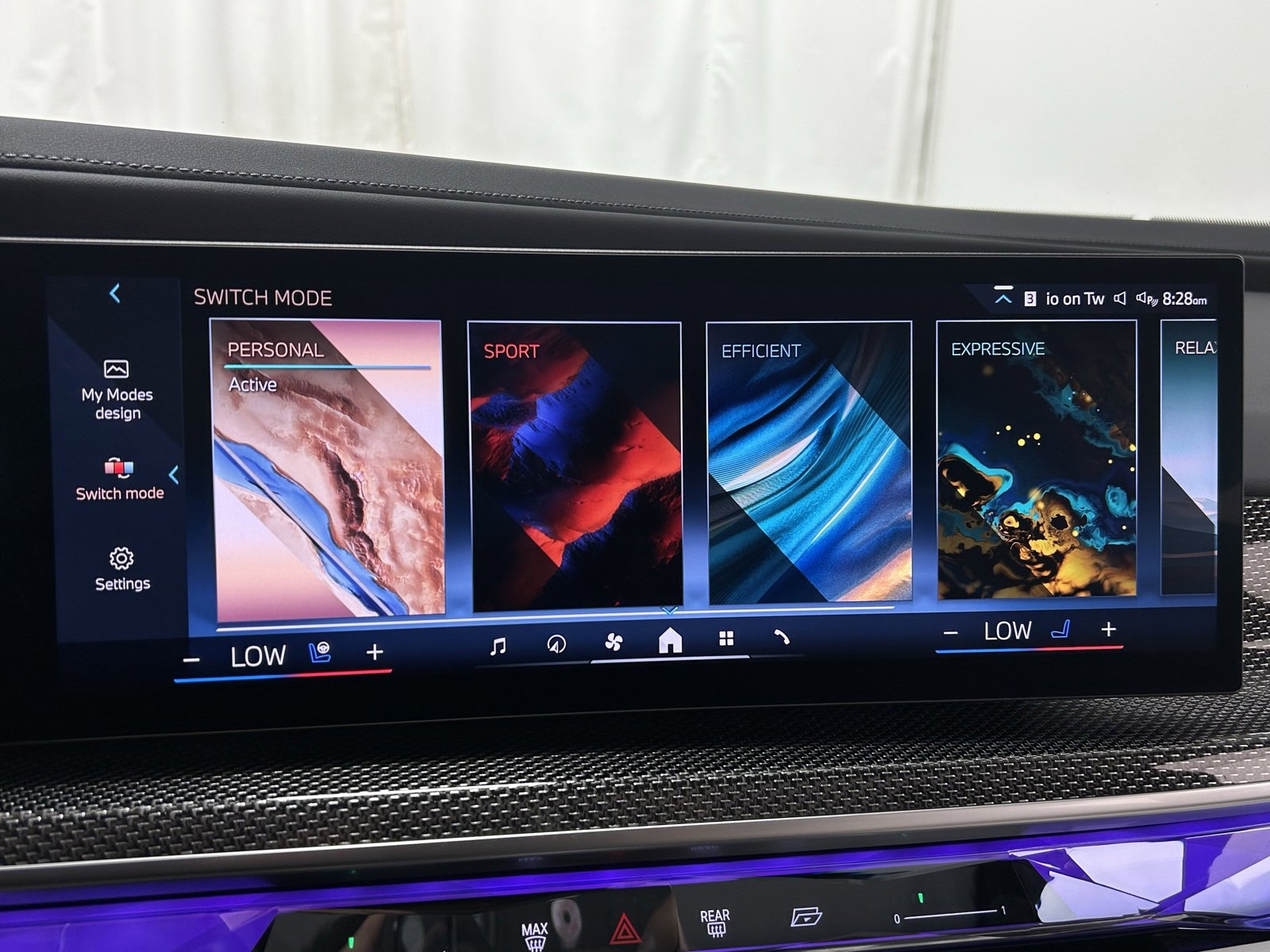 Used 2025 BMW 760i xDrive w/ Premium Package image 15