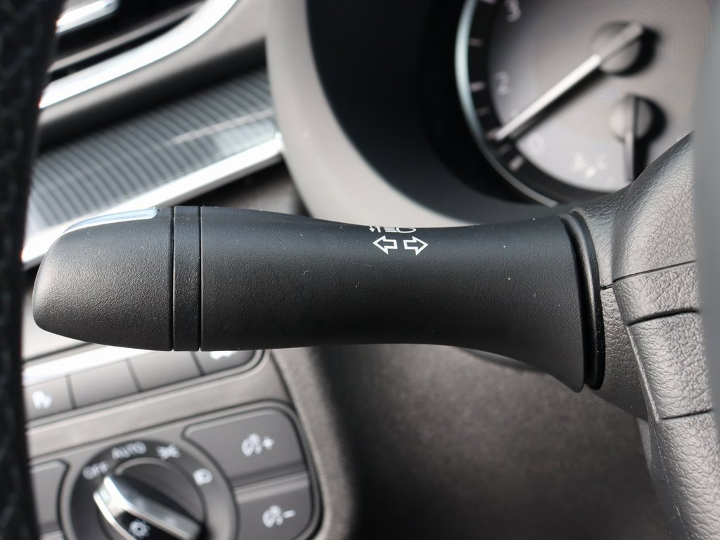 Certified 2025 INFINITI QX50 Sport image 39