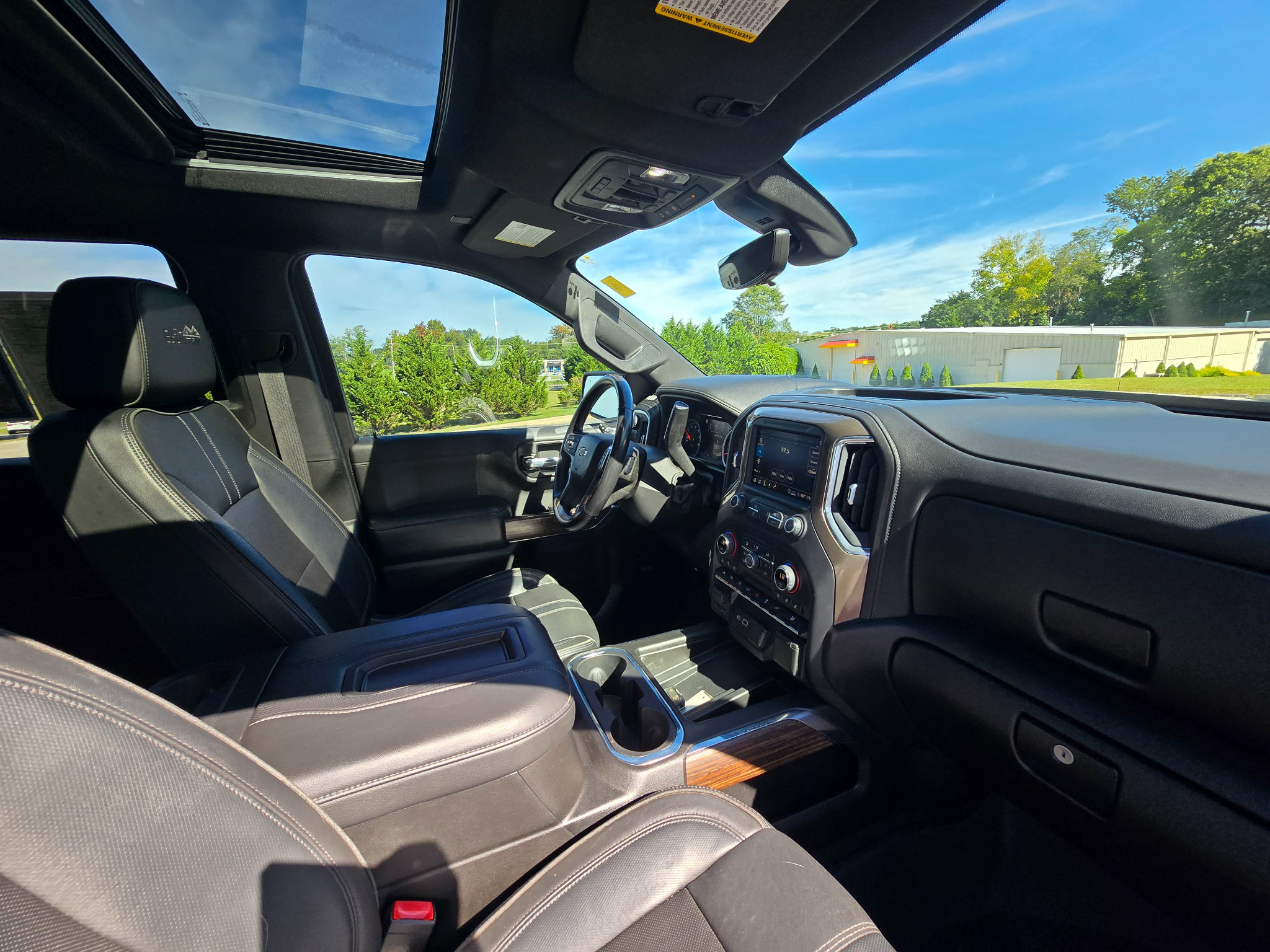 Used 2021 Chevrolet Silverado 1500 High Country w/ Technology Package AWD/4WD image 22