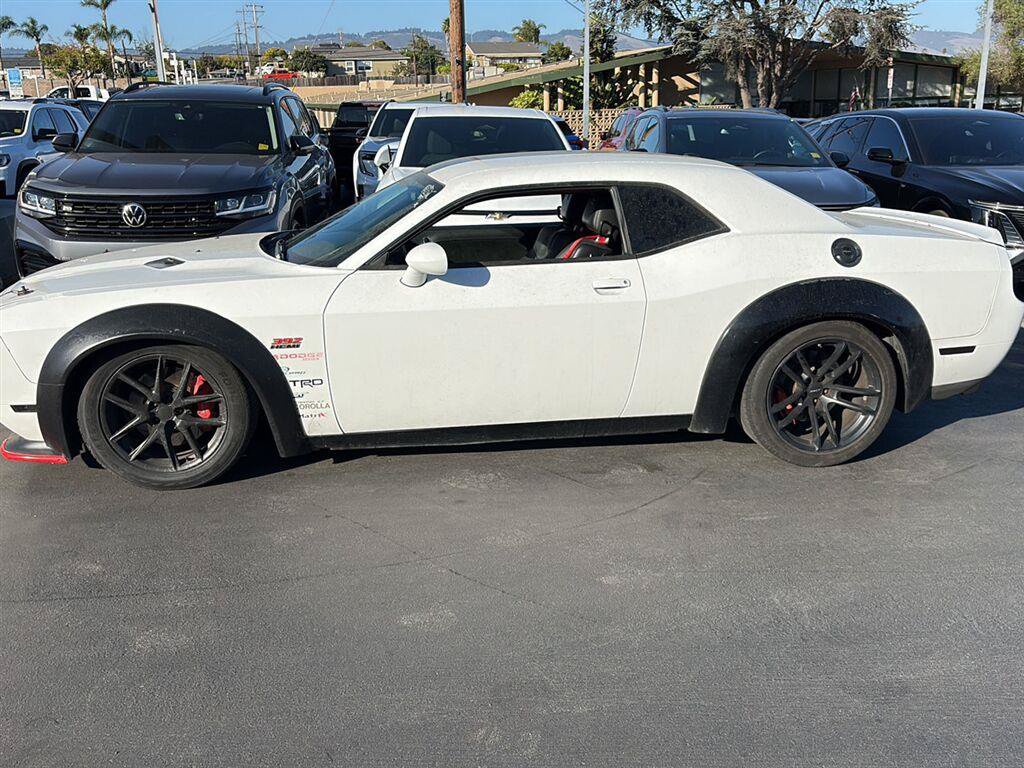 Used 2012 Dodge Challenger SRT8 RWD image 3
