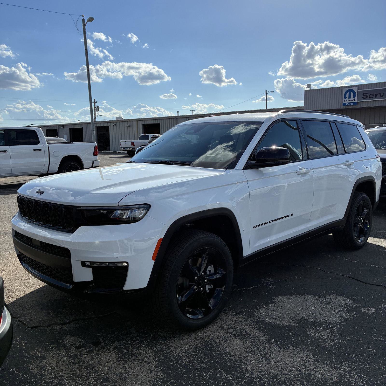 New 2025 Jeep Grand Cherokee L Limited w/ Black Appearance Package image 1