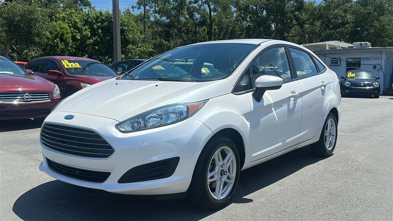 Used 2017 Ford Fiesta SE FWD image 3
