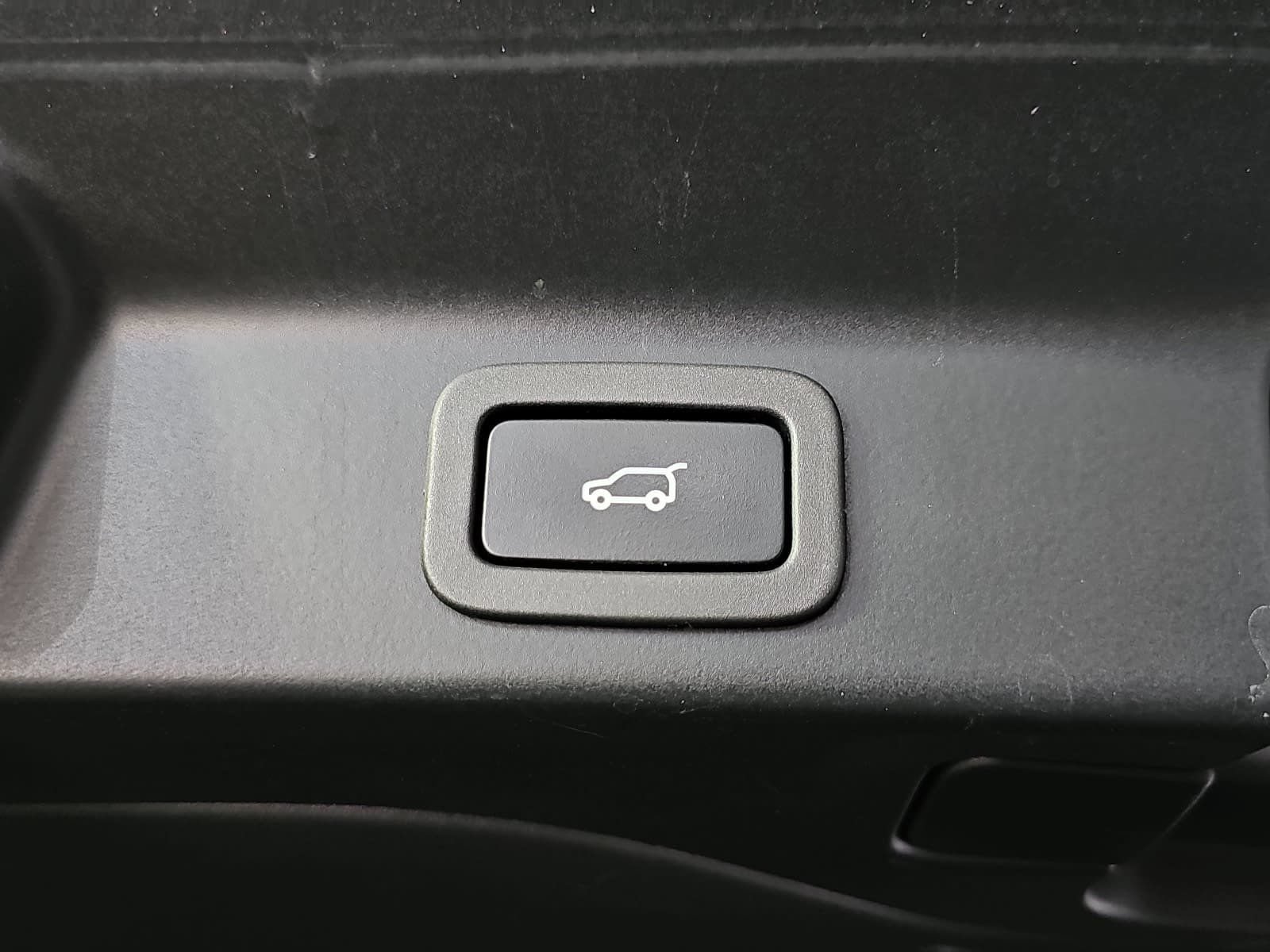 Used 2018 Jaguar F-PACE Portfolio AWD/4WD image 13