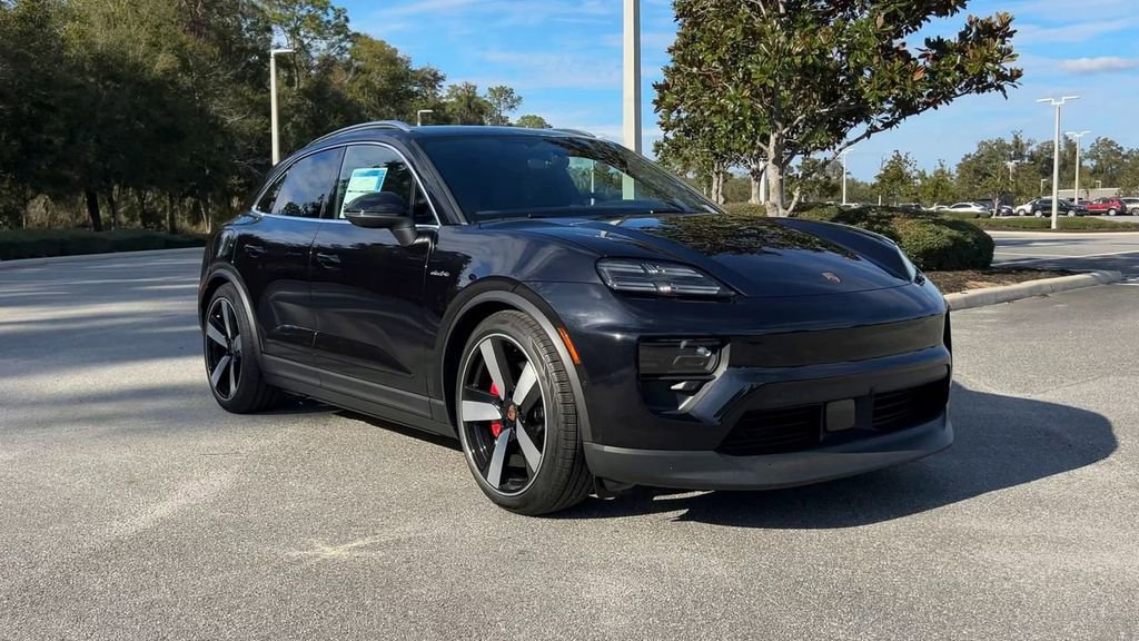 New 2025 Porsche Macan 4S Electric image 2