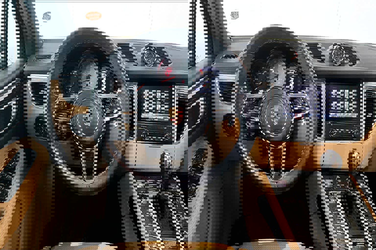 Used 2018 Porsche Macan S image 5