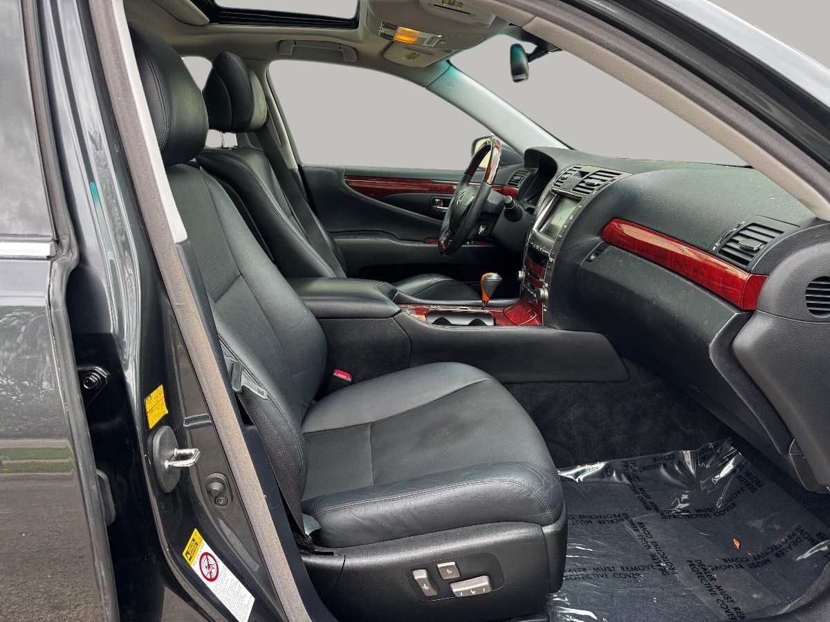 Used 2007 Lexus LS 460 RWD image 19