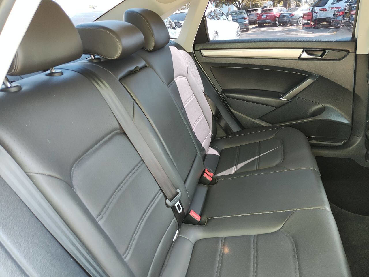 Used 2020 Volkswagen Passat 2.0T SE FWD image 50