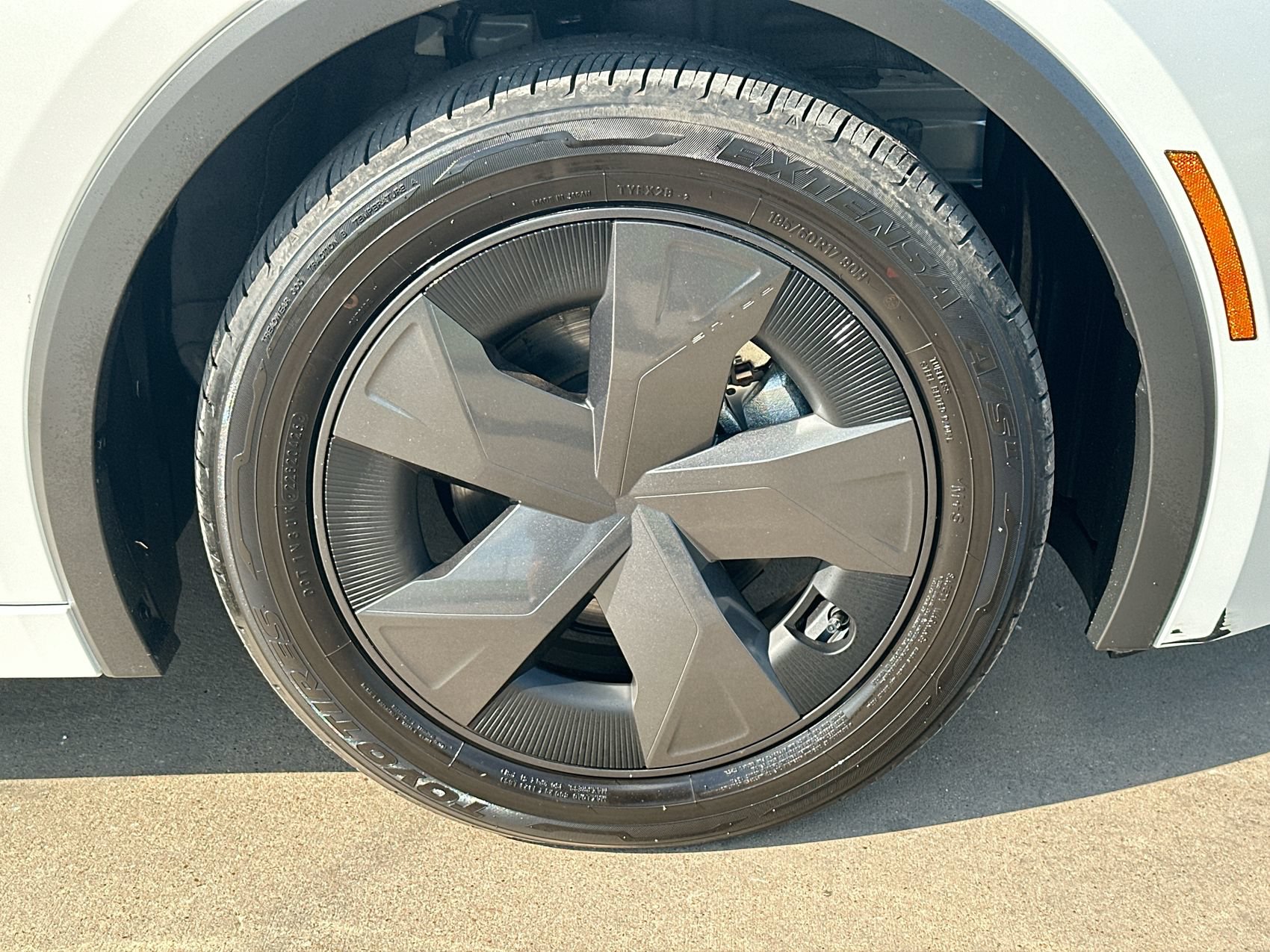 Used 2025 Toyota Prius LE FWD image 10