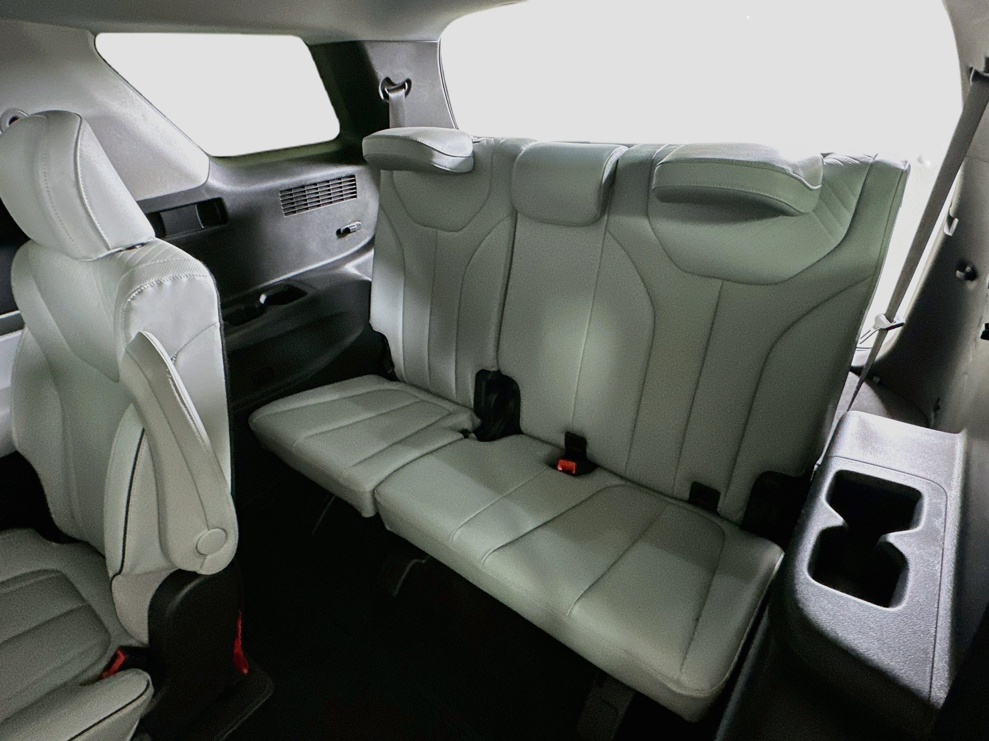 Used 2025 Hyundai Palisade SEL FWD image 29