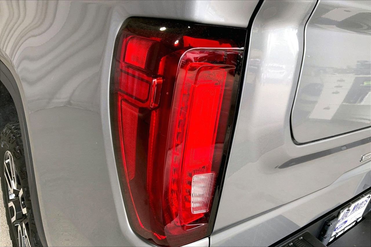 Used 2024 GMC Sierra 1500 AT4 w/ Technology Package image 29