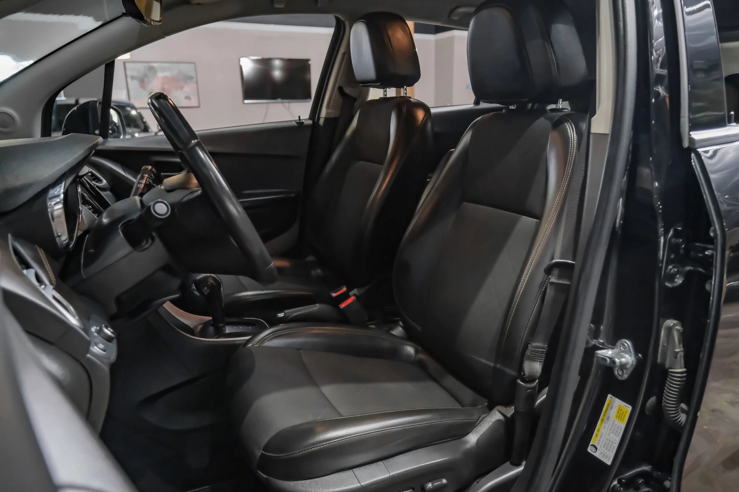 Used 2022 Chevrolet Trax LT w/ LT Convenience Package image 25