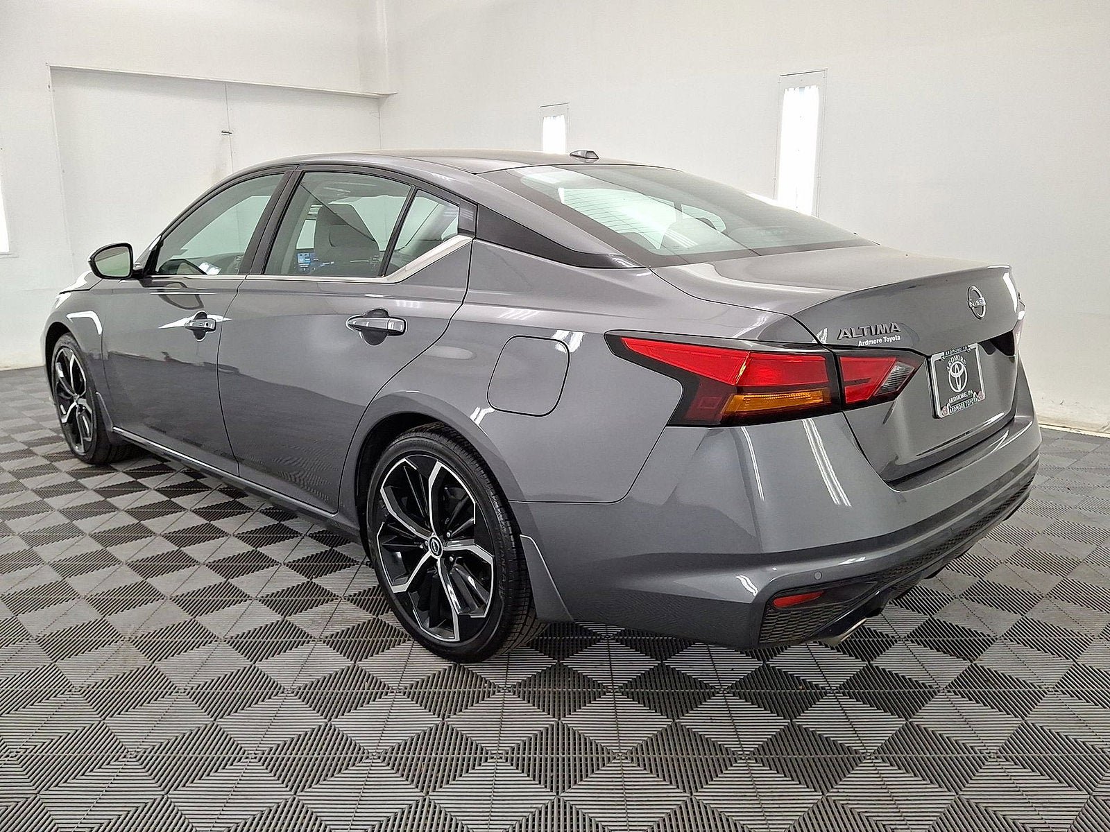 Used 2025 Nissan Altima 2.5 SR w/ SR Premium Package FWD image 14