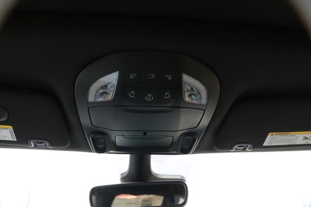 New 2023 Chrysler Pacifica Limited w/ Uconnect Theater Family Group image 34