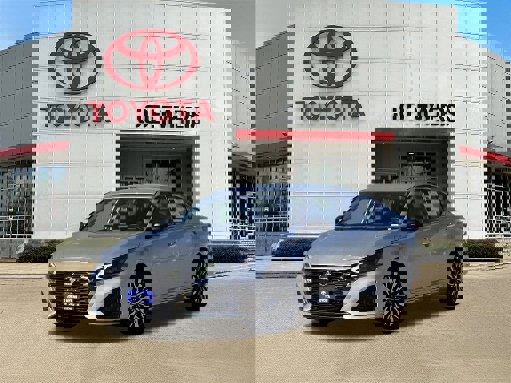 Used 2024 Nissan Altima 2.5 SV image 3