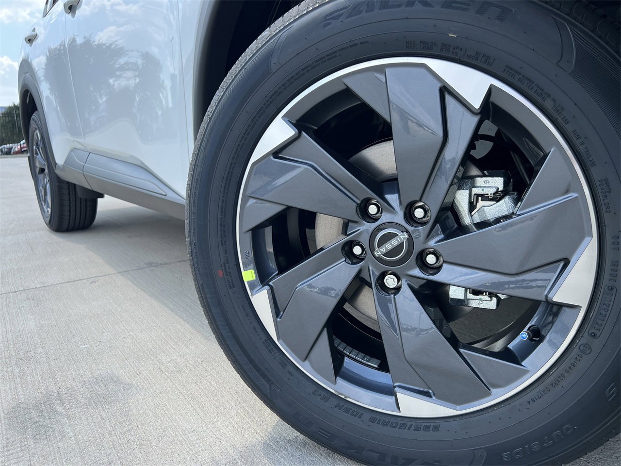 New 2026 Nissan Rogue SV image 7