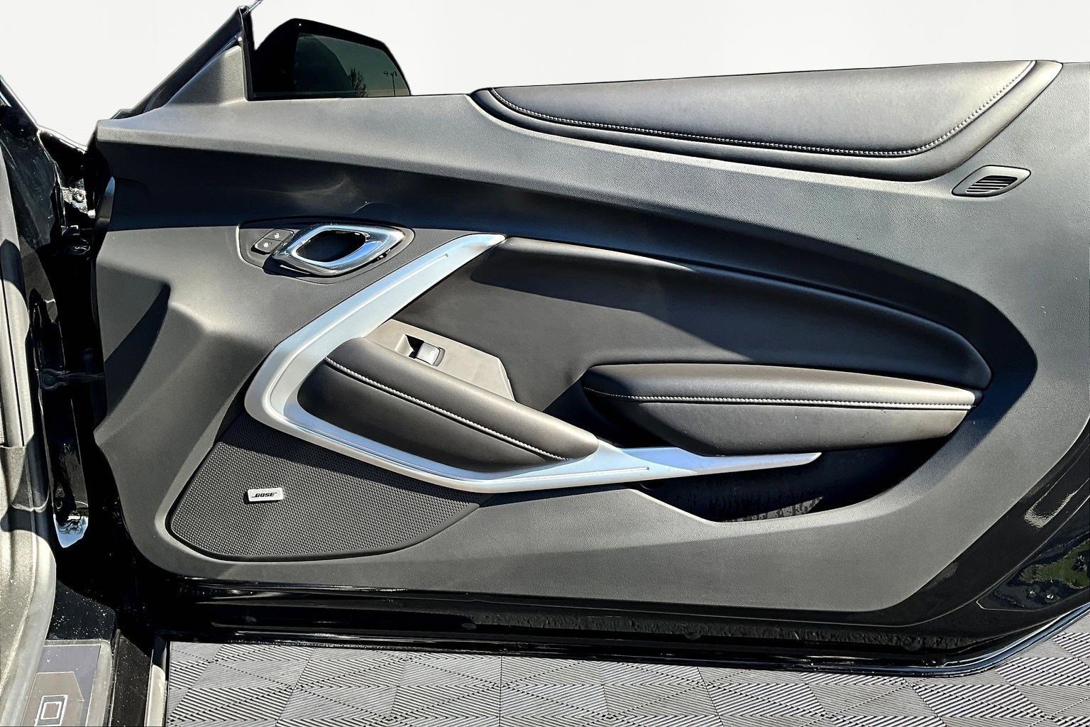 Used 2017 Chevrolet Camaro SS image 27