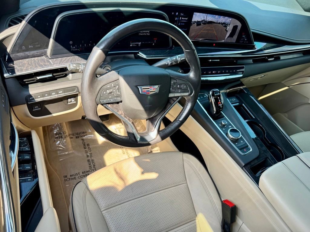 Used 2021 Cadillac Escalade Premium Luxury AWD/4WD image 25