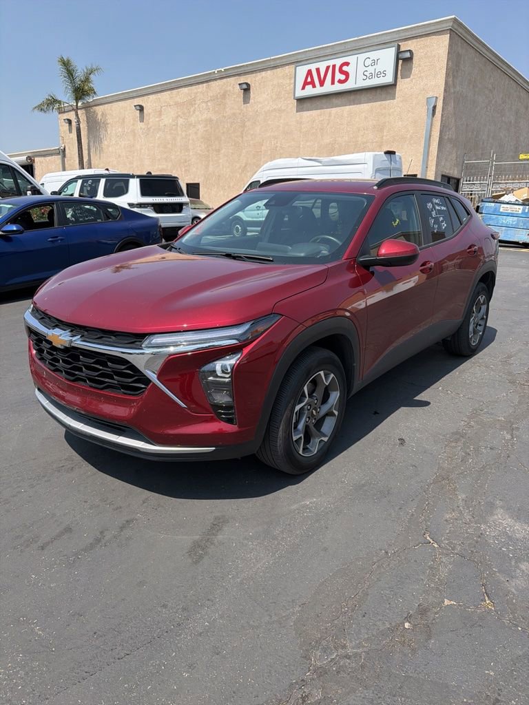 Used 2025 Chevrolet Trax LT w/ LT Convenience Package image 1