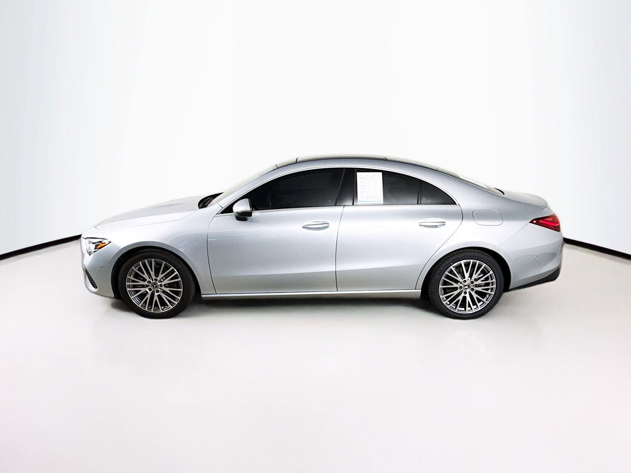 Used 2025 Mercedes-Benz CLA 250 4MATIC image 7