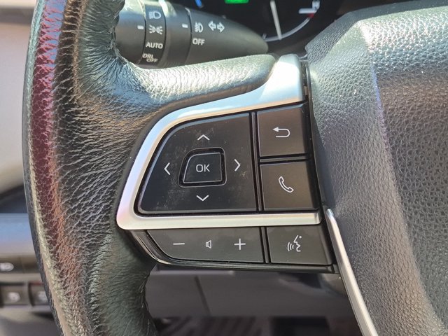 Used 2023 Toyota Sienna XLE FWD image 25