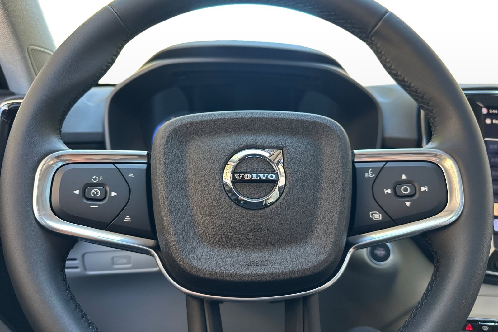 New 2026 Volvo XC40 B5 Ultra w/ Climate Package image 25