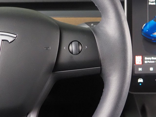 Used 2023 Tesla Model Y Long Range AWD/4WD image 22