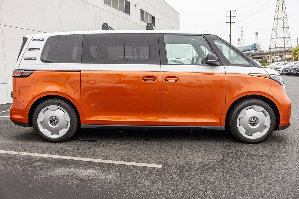 New 2025 Volkswagen ID. Buzz 1st Edition image 3